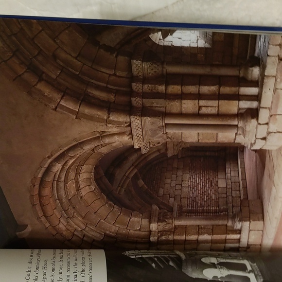 A Walk Though The Cloisters - Picture 11 of 12